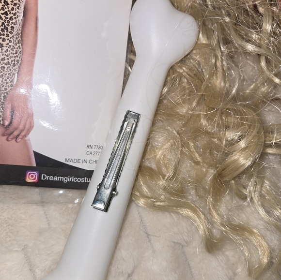 Costume - Picture 3 of 4